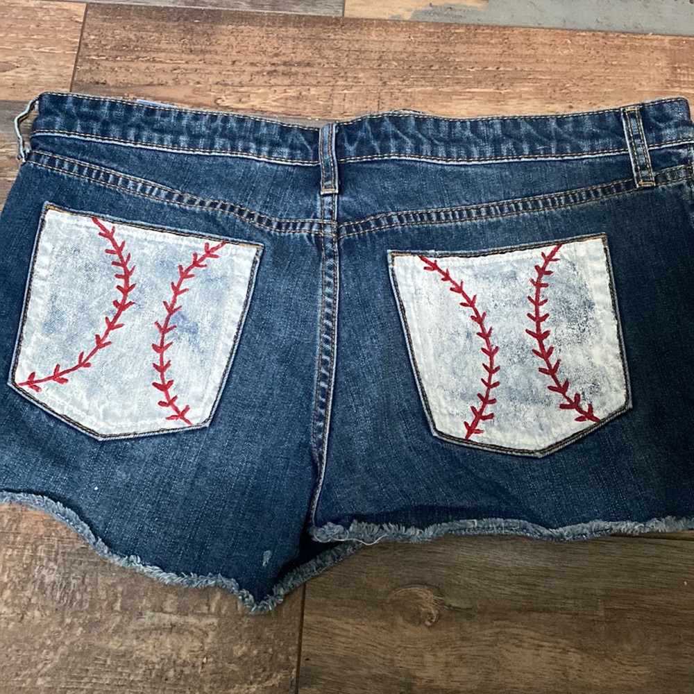 Gap boyfriend cutoffs